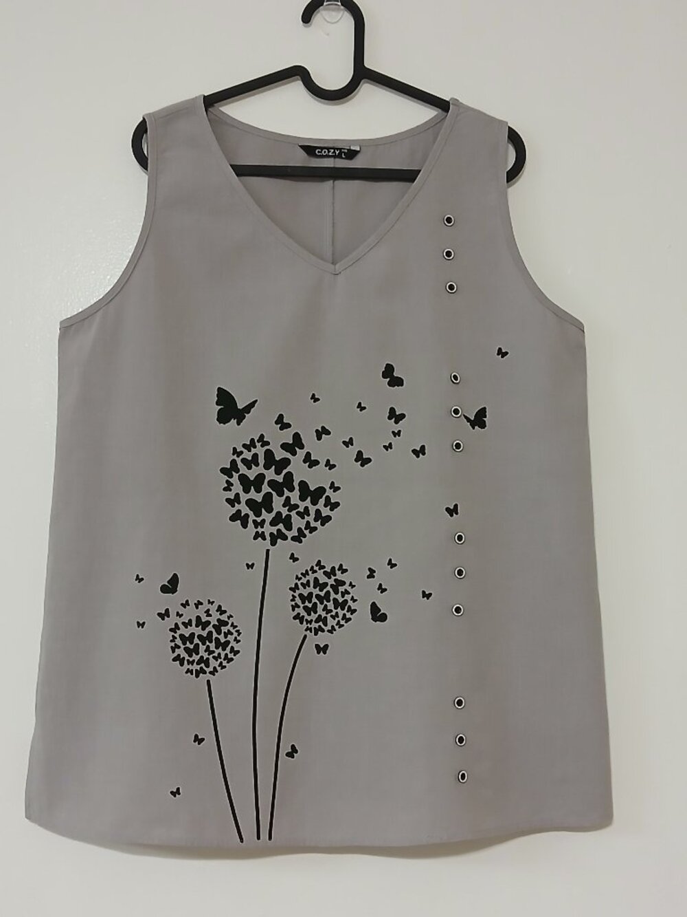 ShopCozy Gray Bamboo Women’s Top Sleeveless V-Neck Button Detail Size L